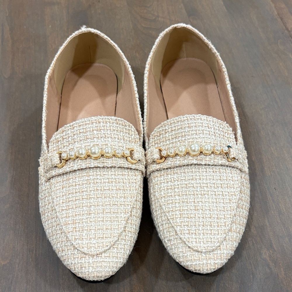 Elegant Cream Loafers with Gold Accents